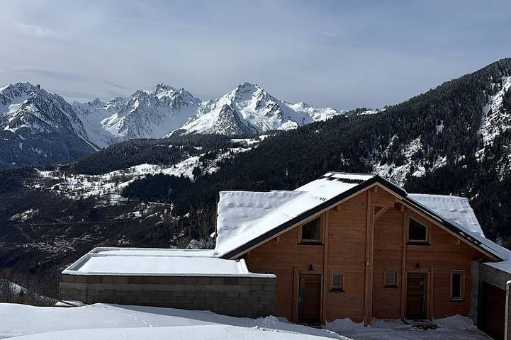 Chalet pour 14 personnes, avec jardin et balcon à Saint-François-Longchamp