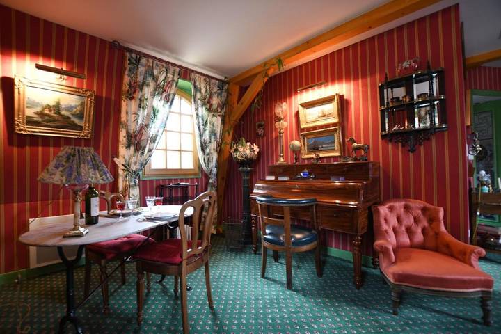 Gîte pour 2 personnes, avec piscine ainsi que jardin et vue à Tanlay - 3