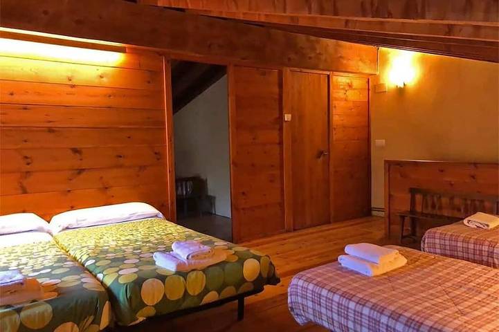 Gîte pour 10 personnes, avec jardin et balcon à Pardines - 4