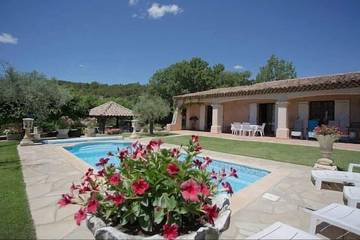 Location de vacances pour 4 personnes, avec jardin, animaux acceptés à Cabasse