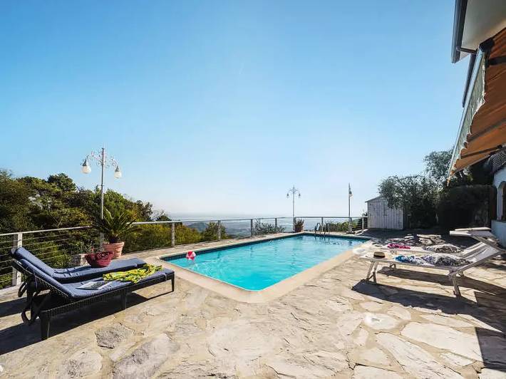 Villa per 8 persone, con piscina e giardino in Massarosa