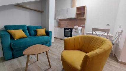 Gîte pour 2 personnes, avec terrasse et vue dans Tivat