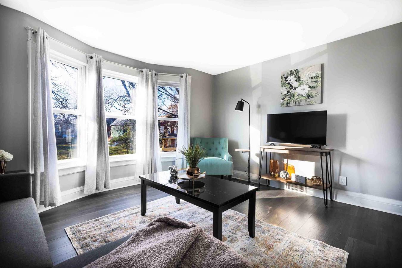 Entire apartment, Elegant 1Br 1 Bath apartment minutes the falls in Niagara Falls (NY), Niagara County