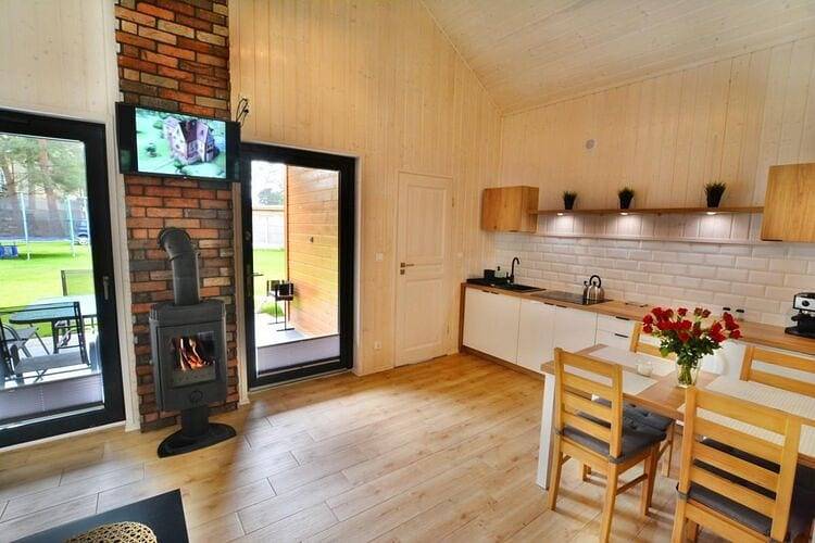 Komfortable Ferienhäuser, großer Garten in Powiat Sławieński