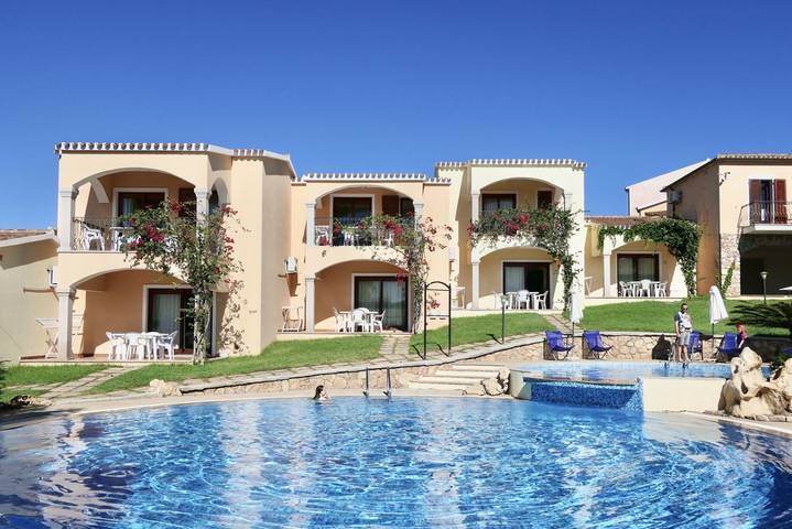 Gîte pour 4 personnes, avec piscine ainsi que vue sur l’océan et balcon/terrasse à Badesi - 3