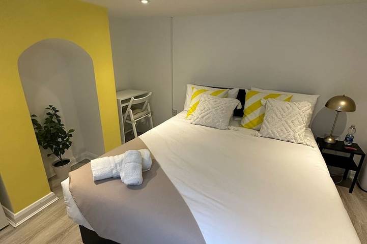 Relaxing 4Br perfect for Long and Short Stay in Aylesbury, Buckinghamshire