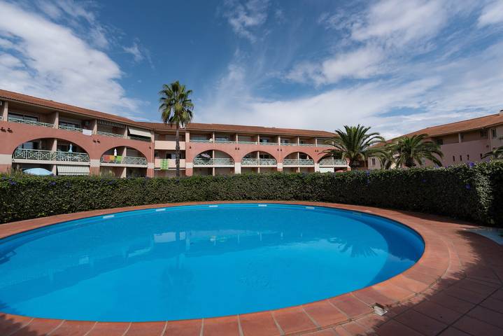 Appartement de vacances pour 4 personnes, avec balcon et piscine, animaux acceptés - 1