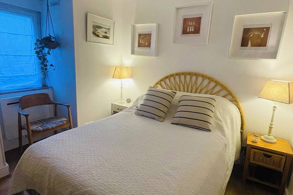 Appartement entier, Appartement vue mer, très proche embarcadère pour les îles et de 2 plages in Le Conquet, Région de Brest