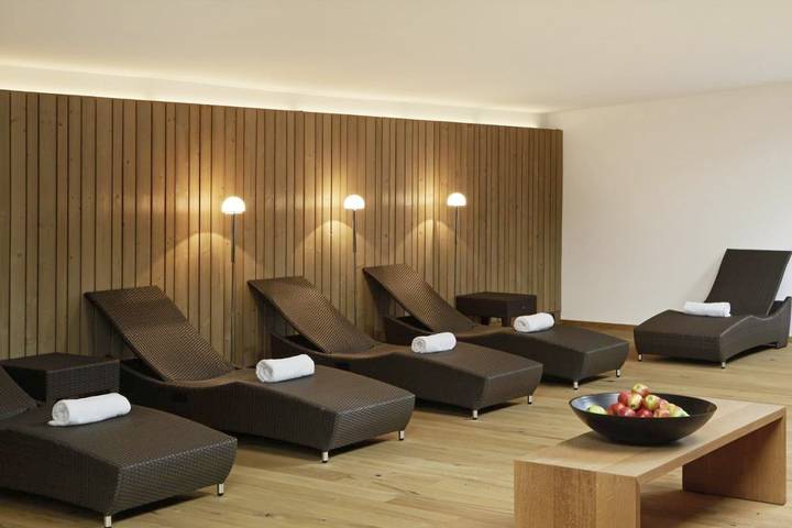 Hôtel pour 5 personnes, avec sauna ainsi que piscine et terrasse dans Zurs - 4