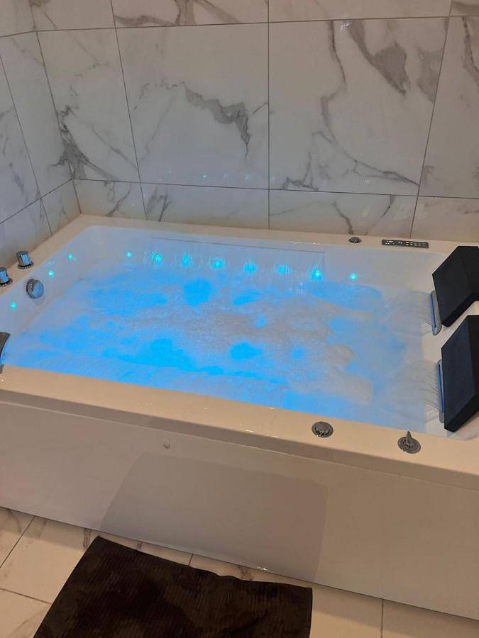 Gîte pour 2 personnes, avec jacuzzi à Les Pavillons-sous-Bois - 3