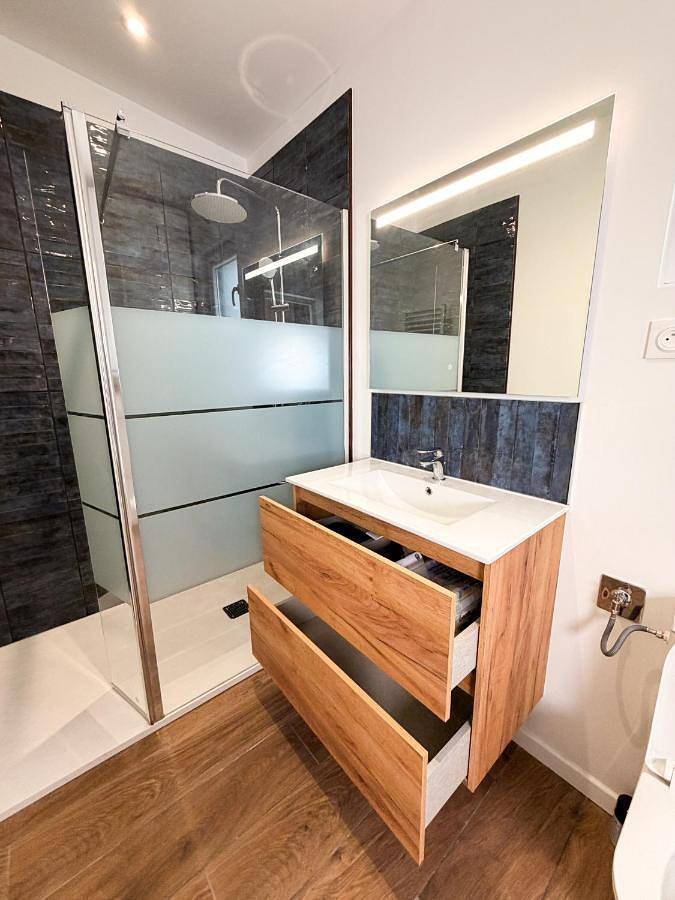 Appartement entier, Grands appartements complets avec leurs cuisines toutes équipées jusqu'à 72m2 in Sin-le-Noble, Département Nord