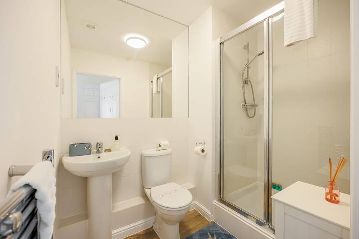 Entire apartment, Isle View - Large Corner Balcony With Harbour Views in Poole, Poole Harbour