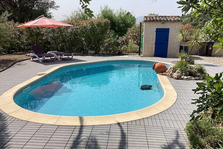 Location de vacances pour 9 personnes, avec jardin à Laurens