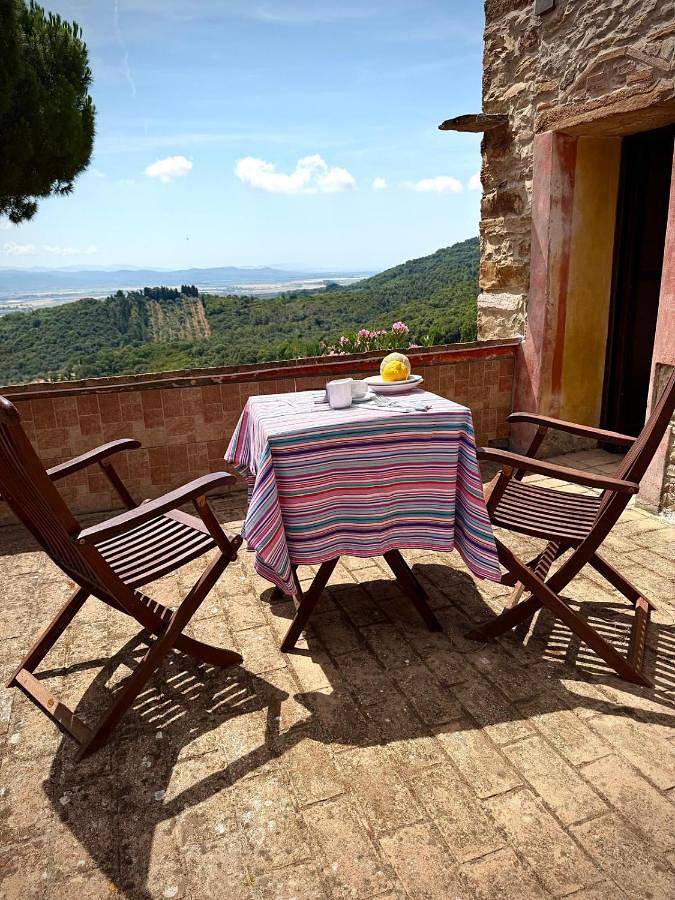 Casa di Caccia Le Foreste con tre camere, tre bagni e aria condizionata in Suvereto, Etruskische Küste