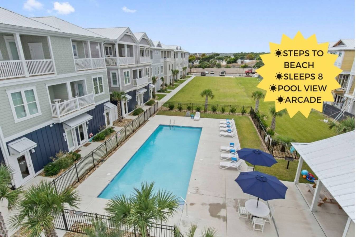 Ganze Wohnung, Luxury Beach Condo | 5 Min Walk to Beach & Shops! in Emerald Isle, Carteret County
