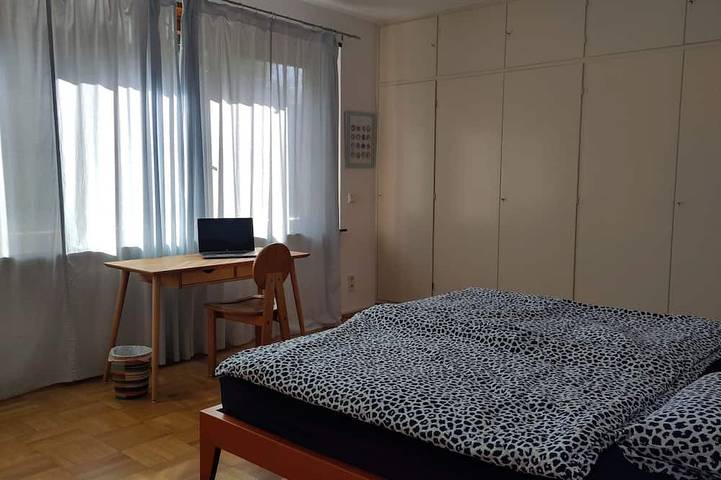 Ganze Wohnung, Großzügiges Wohnen in kleiner 50er-Jahre-Villa mit großem Garten und Kamin in Langen, Landkreis Offenbach