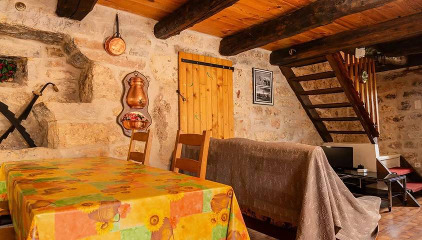 Gîte pour 4 personnes, avec piscine et jardin à Laval-du-Tarn - 3