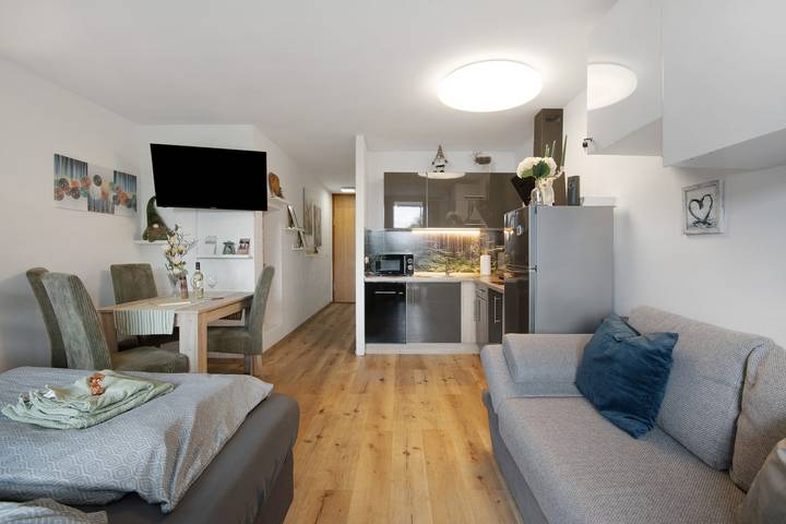 Vakantiewoning voor 3 personen, with Balkon and Kinderzwembad as well as Sauna