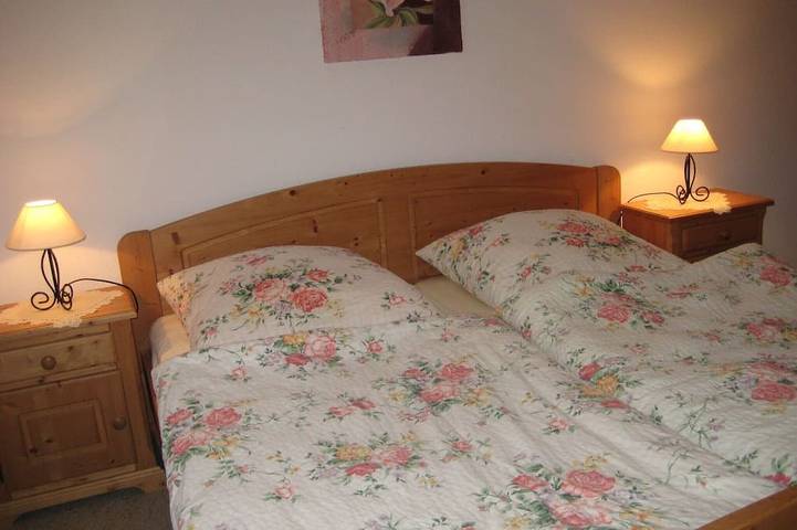 Ferienwohnung für 4 Personen, mit Sauna und Balkon in Niedersfeld - 2