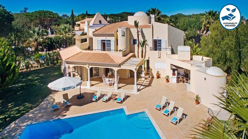 Villa pour 8 personnes, avec piscine ainsi que jardin et balcon dans Quinta do Lago