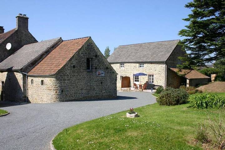 Gîte pour 4 personnes, avec jardin dans Clitourps