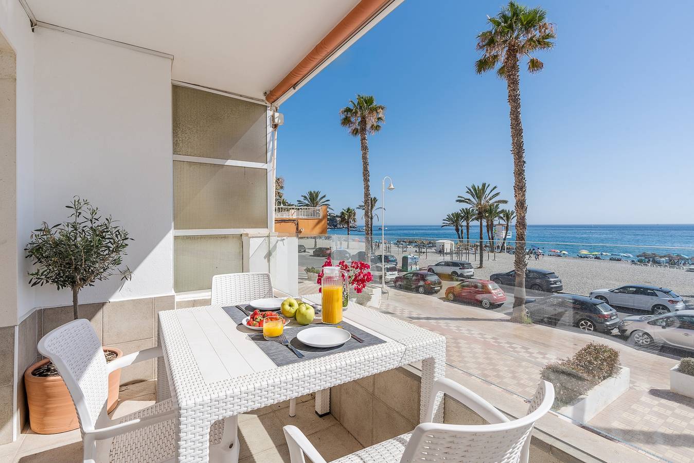 Ganze Wohnung, Ferienwohnung 'Primera Linea De Playa La Herradura' mit Meerblick, Balkon und Wlan in La Herradura, Almuñecar