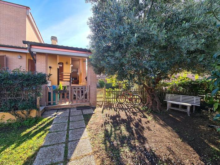 Casa vacanza per 6 persone, con piscina per bambini e giardino nonché panorama, adatto a famiglie con bambini a Roma