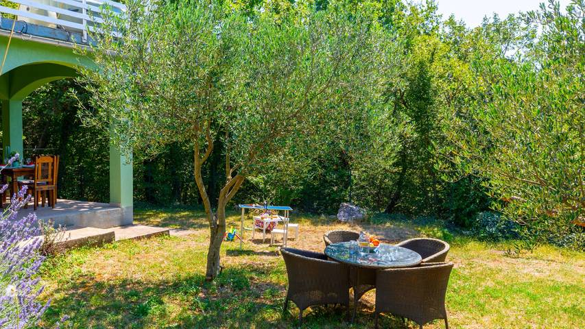 Villa für 6 Personen, mit Terrasse und Garten sowie Whirlpool in Crikvenica - 3