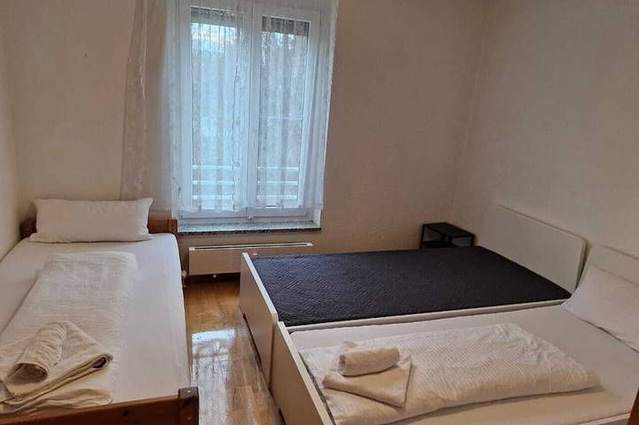 Ganze Wohnung, Große, zentrale Wohnung am Wielandpark mit Parkplatz in Biberach an der Riß, Landkreis Biberach