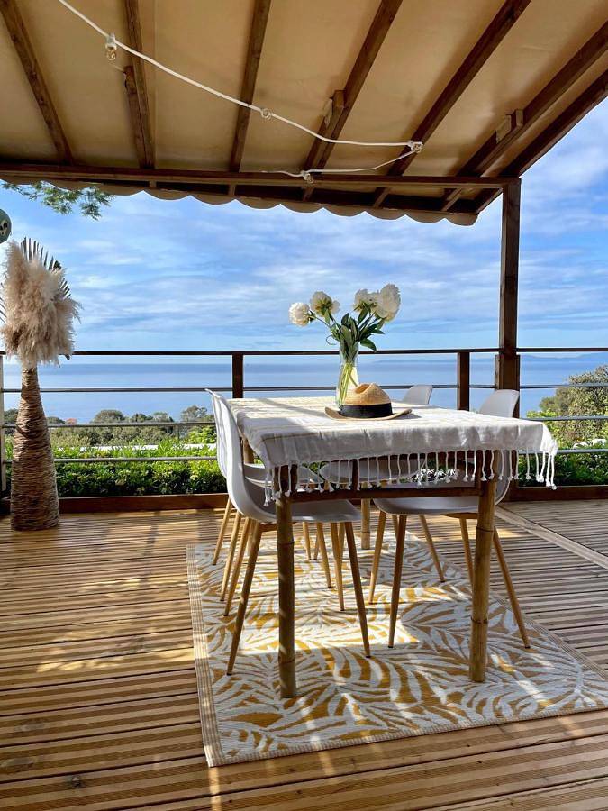 Camping pour 4 personnes, avec piscine ainsi que vue et terrasse, animaux acceptés à Saint-Raphaël - 2