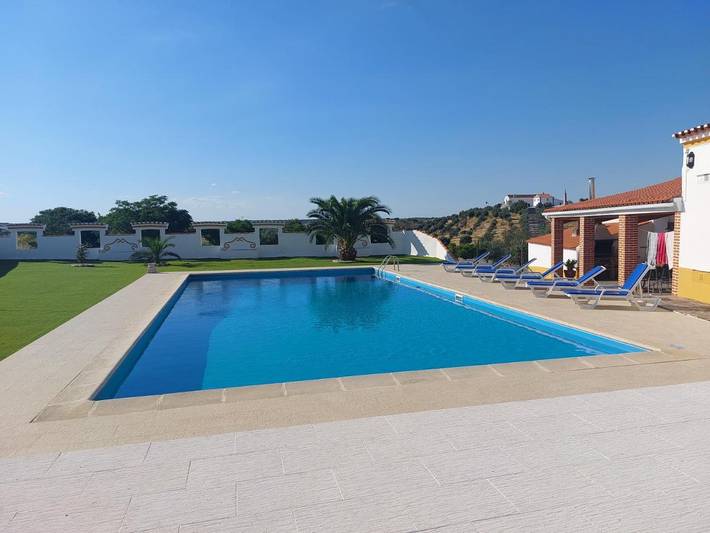 Location de vacances pour 10 personnes, avec piscine ainsi que jardin et vue à Fronteira - 2