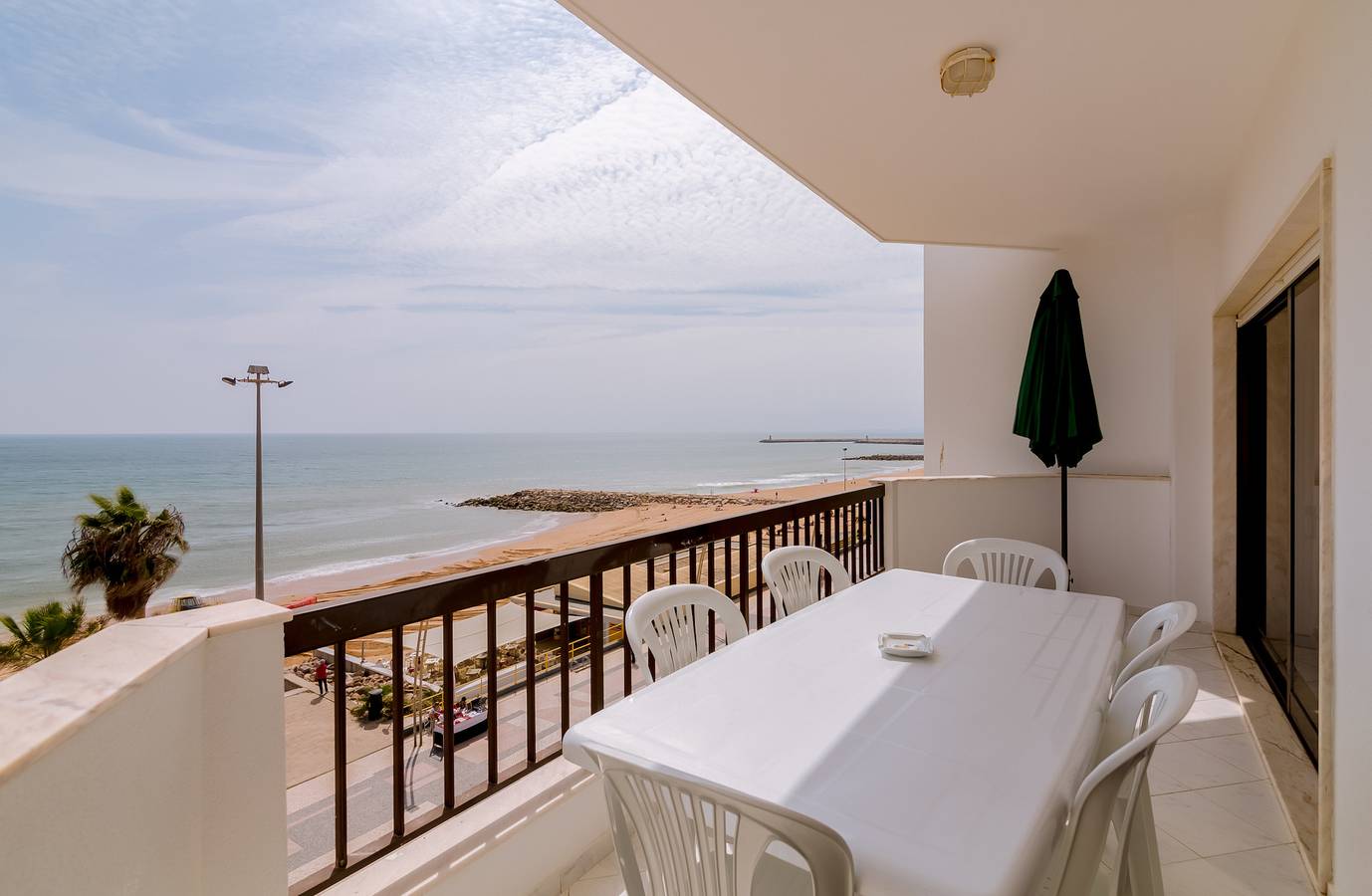Apartamento inteiro, Atlântico View - Beach front - Quarteira in Cavacos, Quarteira