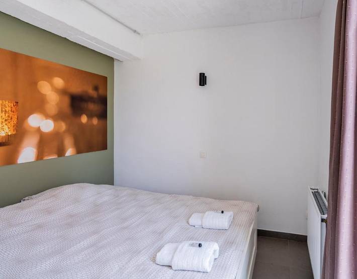 Location de vacances pour 37 personnes, avec jardin et terrasse ainsi que vue et piscine à Kruishoutem - 2