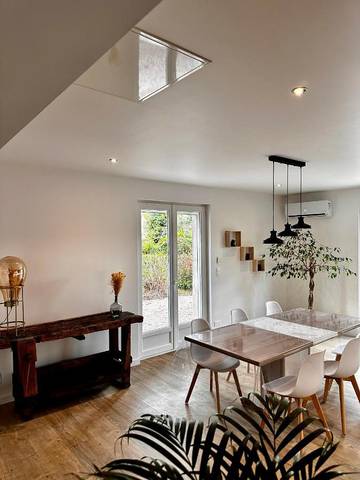 Location de vacances pour 6 personnes, avec terrasse et jardin à Montchanin