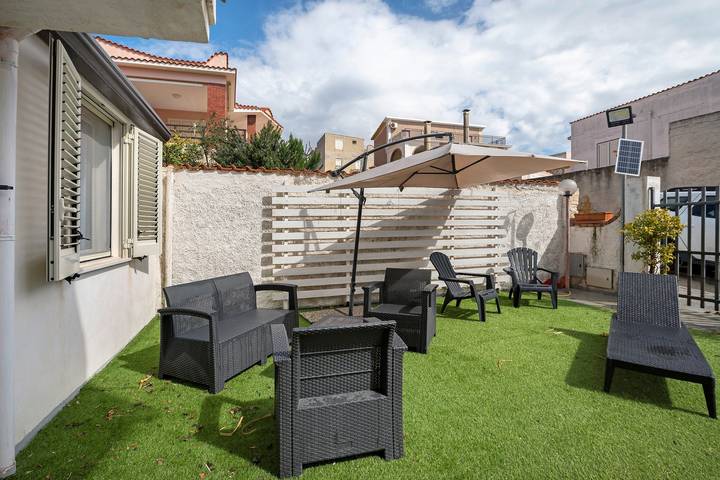 Hel lejlighed, Peppe's Home Apartment with Private Terrace, Garden and Wi-Fi in Triscina, Castelvetrano (Kommune)