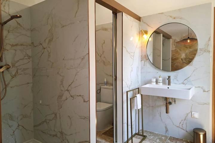 Chambre d’hôte pour 2 personnes, avec vue et terrasse ainsi que jardin et piscine à Grasse - 3