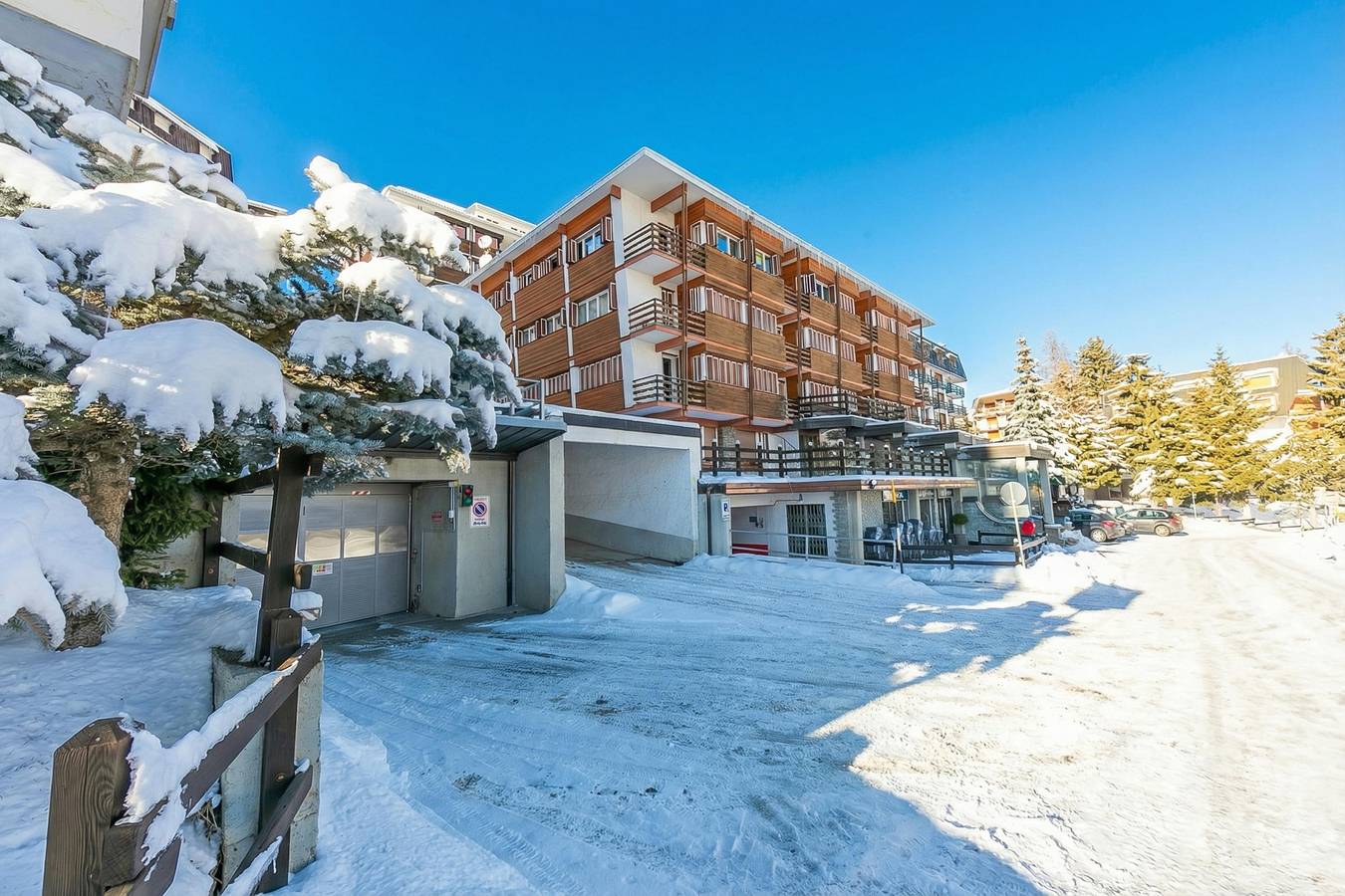 Entire apartment, La Tana Dell'Ermellino 3 Ski In Ski Out in Sestriere, Via Lattea