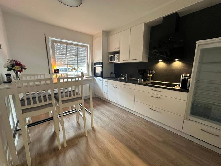 Holiday Home 'Ferienhaus Bei Schwarzkopf' with Private Terrace, Private Garden and Wi-Fi in Nordenham, Wesermarsch