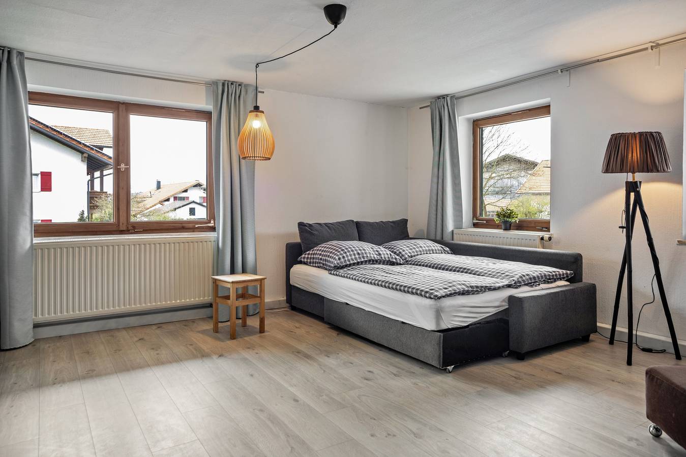 Ganze Wohnung, Ferienwohnung 'Silvia' mit Bergblick, Gemeinschaftsgarten und Wi-Fi in Roßhaupten, Bayerisch Schwaben