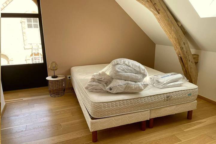 Gîte pour 4 personnes, avec piscine ainsi que jacuzzi et jardin à Teloché - 2