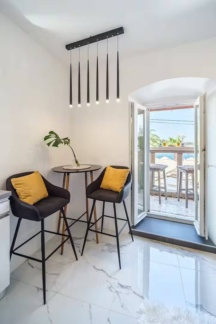 Appartamento intero, Monolocale con balcone e vista mare San Pietro di Brazza - Supetar, Brazza - Brač As-23792-a in San Pietro di Brazza, Brac
