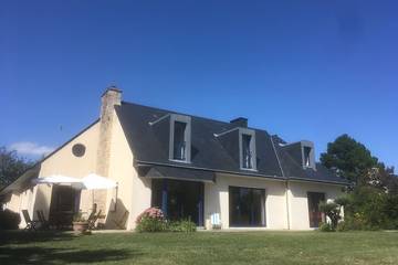 Cottage pour 14 personnes, avec jardin dans Plage Kersidan