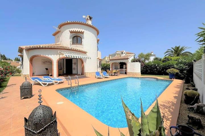 Chalet para 6 personas, con balcón además de piscina y jardín - 1