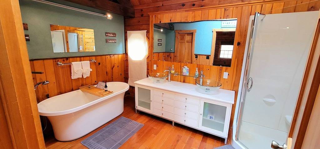 Gîte pour 16 personnes, avec jacuzzi et jardin