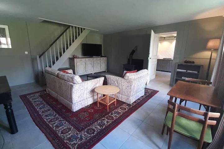Gîte pour 2 personnes, avec jardin et vue, animaux acceptés à Criteuil-la-Magdeleine