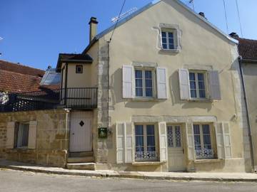Gîte pour 4 personnes, avec terrasse à Ancy-le-Franc