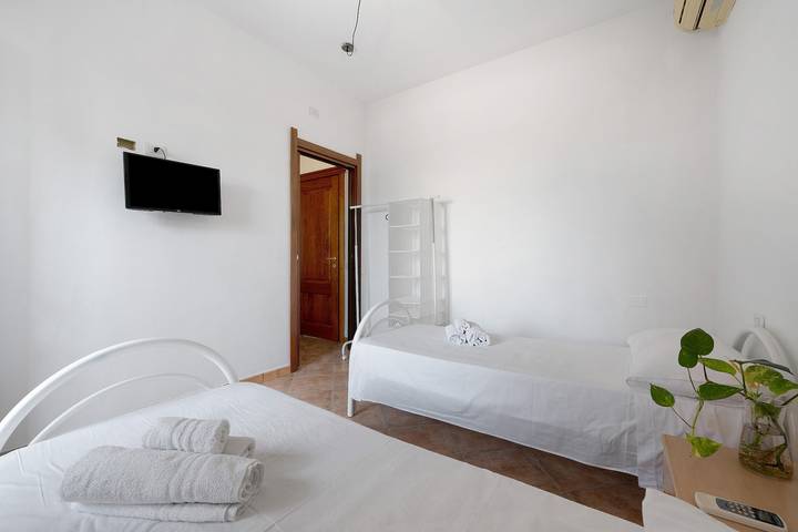 Daluef Alloggi - Room 9 in Assemini, Campidano
