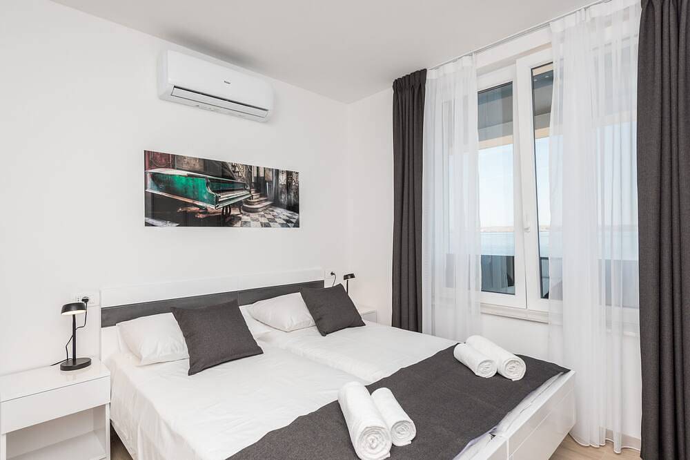 Luxury Villa Solis - Four Bedroom Villa with Terrace and Sea View in Lukovo, Kvarner