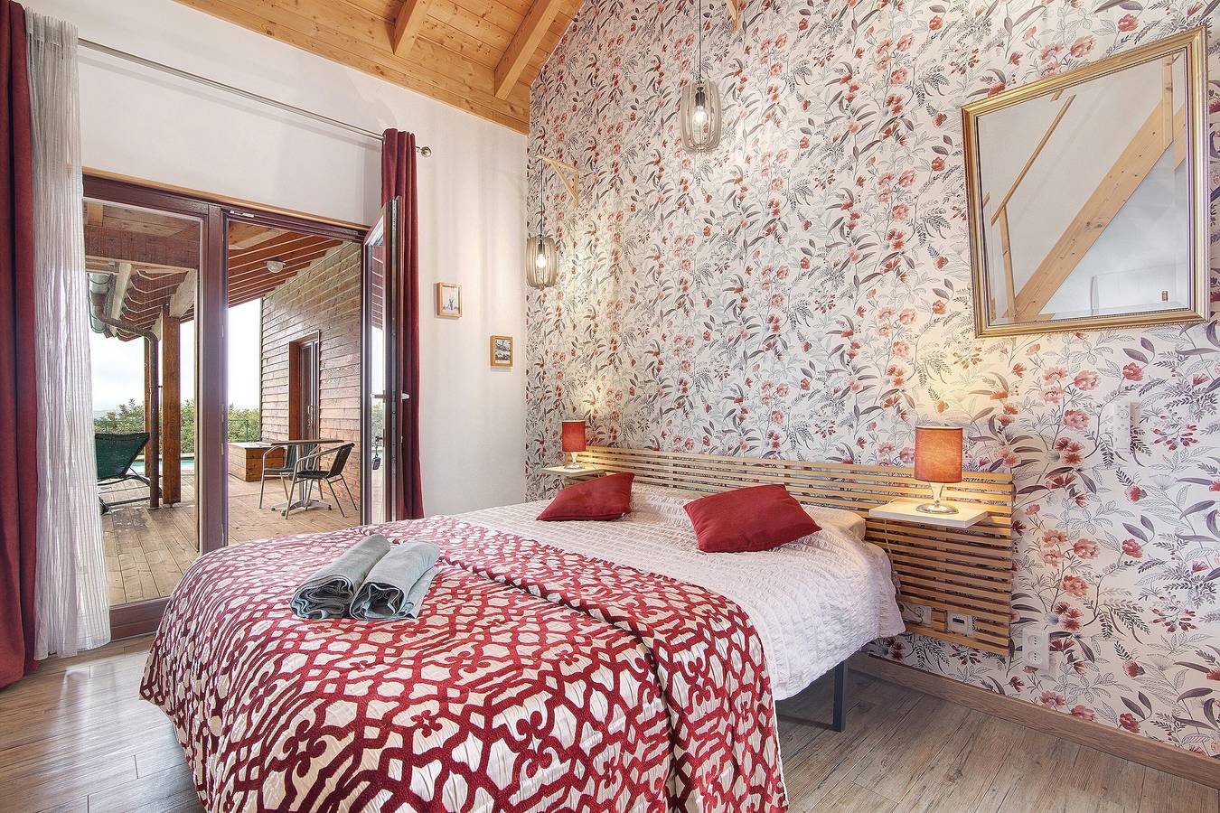 Paris Room – Shared Pool, Garden & Relaxing Setting in Alte, Faro District