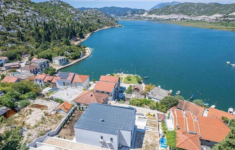 Apartment am Meer mit Pool, Terrasse und WLAN in der Nähe der Neretva in Rogotin, Dubrovnik-Neretva